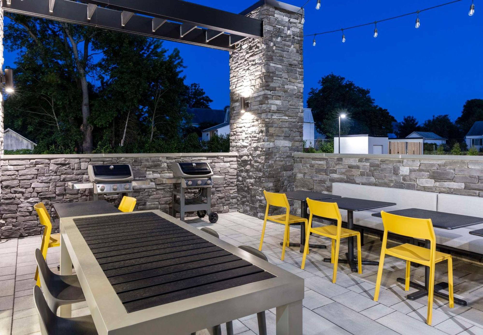Home2 Suites By Hilton East Haven New Haven Extérieur photo